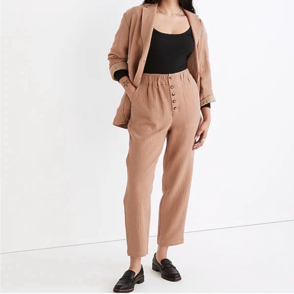 Madewell Women's Cotton-Linen Pull-On High-Rise Tapered Pants in a button-front